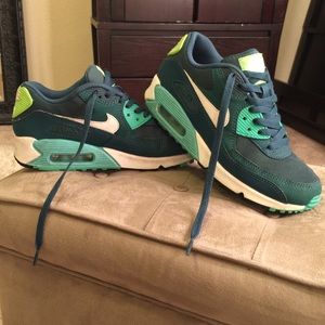 ⚡️SOLD⚡️NIKE AIRMAX 90 Size 7.5 womens